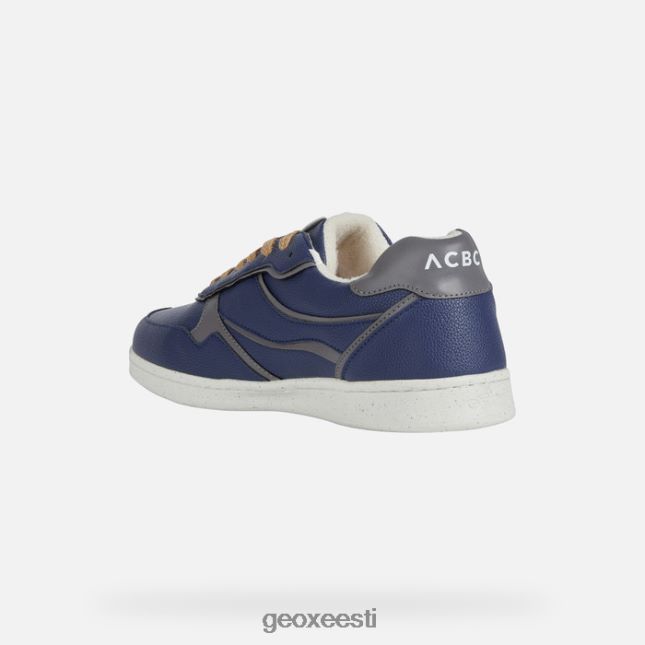 merevägi ZZ2TH2774 Geox hoiatab meest