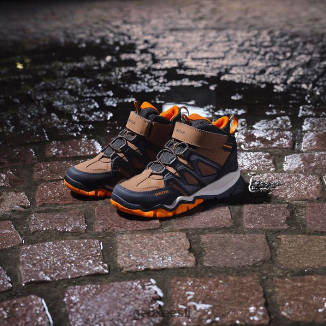 See on pruun/must ZZ2TH21273 Geox montrack abx poiss